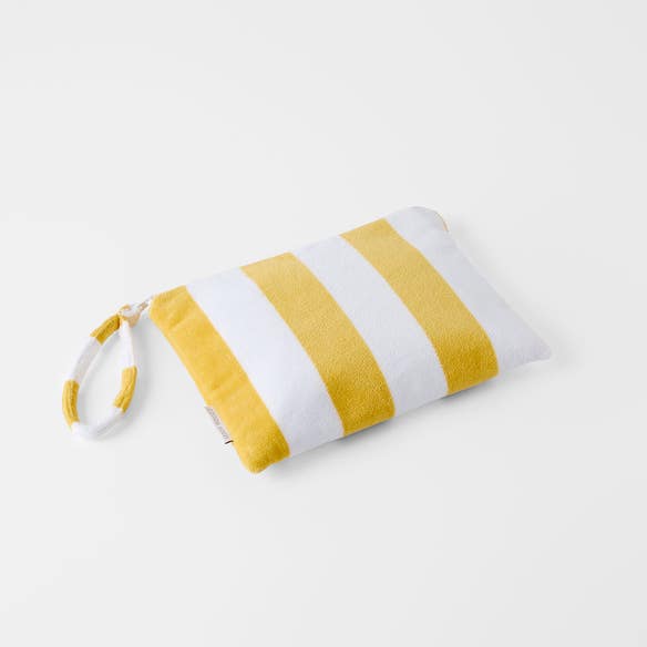 https://s3-ap-southeast-2.amazonaws.com/fusionfactory.commerceconnect.bbnt.production/pim_media/000/201/276/CH_S25-26_Cilla-Swim-pouch_Yellow-Ivory_26505602_SI.jpg?1758074079