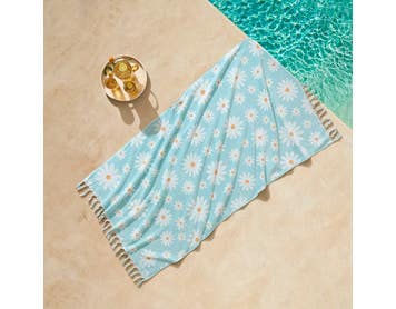 https://s3-ap-southeast-2.amazonaws.com/fusionfactory.commerceconnect.bbnt.production/pim_media/000/198/427/CH_S25-26_LS_Outdoor_Beach_Towels_Marguerite_Blue_22860003_SI.jpg?1753756561