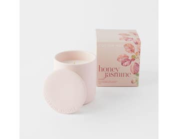 https://s3-ap-southeast-2.amazonaws.com/fusionfactory.commerceconnect.bbnt.production/pim_media/000/167/956/CH_Serene-385g-Candle_Honey-Jasmine_Blush-Pink_23397906_SI.jpg?1724124394