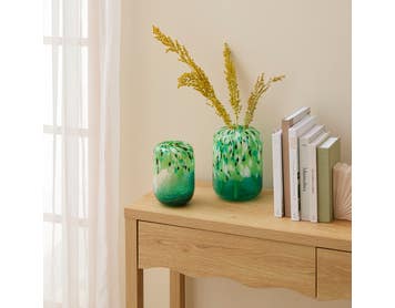 https://s3-ap-southeast-2.amazonaws.com/fusionfactory.commerceconnect.bbnt.production/pim_media/000/174/873/E-Comm_S24-25_Summer_LS_Studio-Decorator_Glass_Vases_Daintree_Crackle_Green_Multi_SI.jpg?1730253801