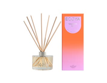 https://s3-ap-southeast-2.amazonaws.com/fusionfactory.commerceconnect.bbnt.production/pim_media/000/166/227/ECOYA_Reed_Diffuser_Mandarin_Gin_17593909.jpg?1721703187