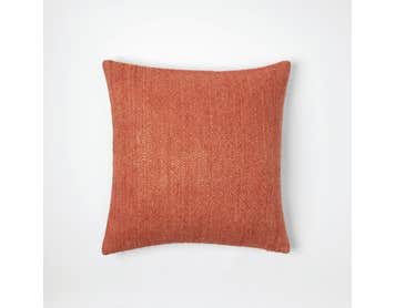 https://s3-ap-southeast-2.amazonaws.com/fusionfactory.commerceconnect.bbnt.production/pim_media/000/139/032/M_F-Flinders-Cushion-Paprika-50x50cm-20941203.jpg?1658969916