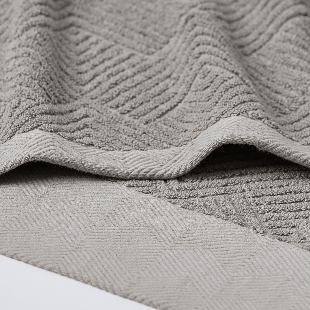 https://s3-ap-southeast-2.amazonaws.com/fusionfactory.commerceconnect.bbnt.production/pim_media/000/059/219/M_F-Kinsley-Towels-Dove-Grey-206843-Detail.jpg?1588922606