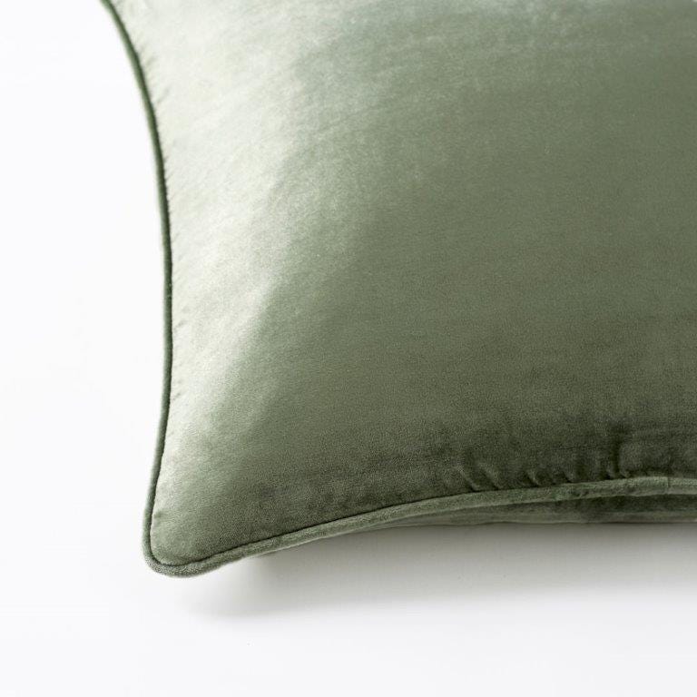 https://s3-ap-southeast-2.amazonaws.com/fusionfactory.commerceconnect.bbnt.production/pim_media/000/060/038/M_F-Margot-Velvet-Cushion-50x50cm-Sage-Detail.jpg?1591141950