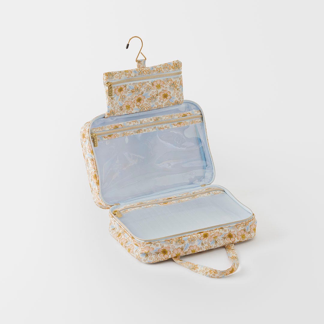 https://s3-ap-southeast-2.amazonaws.com/fusionfactory.commerceconnect.bbnt.production/pim_media/000/191/642/M_F-x-Tonic_Hanging-Cos-Bag_Pink-Blue_22910203_V2_SI.jpg?1742943088