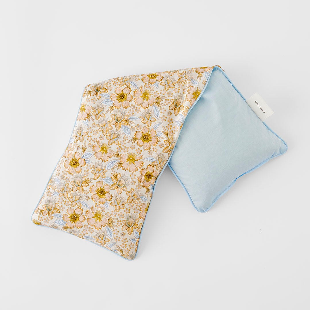 https://s3-ap-southeast-2.amazonaws.com/fusionfactory.commerceconnect.bbnt.production/pim_media/000/191/635/M_F-x-Tonic_Heat_Pillow_Pink-Blue_22909903_V2_SI.jpg?1742942245