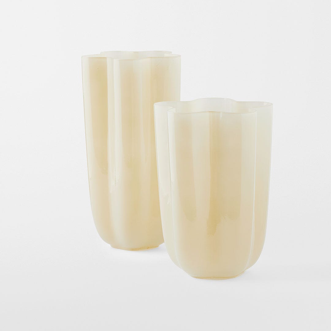 https://s3-ap-southeast-2.amazonaws.com/fusionfactory.commerceconnect.bbnt.production/pim_media/000/167/577/M_F_Amara-Glass-Vase_Milky-Ivory_25867_R_SI.jpg?1723517156