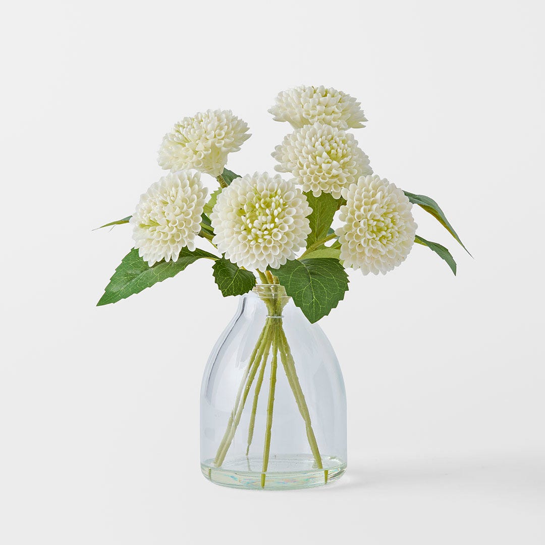 https://s3-ap-southeast-2.amazonaws.com/fusionfactory.commerceconnect.bbnt.production/pim_media/000/182/526/M_F_Dahlia-in-Glass-Vase_White_26131501_SI.jpg?1734578687