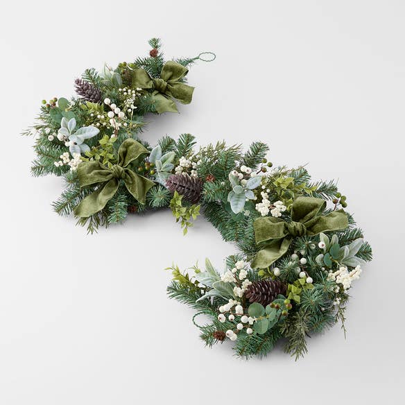 https://s3-ap-southeast-2.amazonaws.com/fusionfactory.commerceconnect.bbnt.production/pim_media/000/196/391/M_F_EN_1.8m-Mixed-Foliage-Garland-w-Bow-_-Berry_26274601_SI.jpg?1750391169
