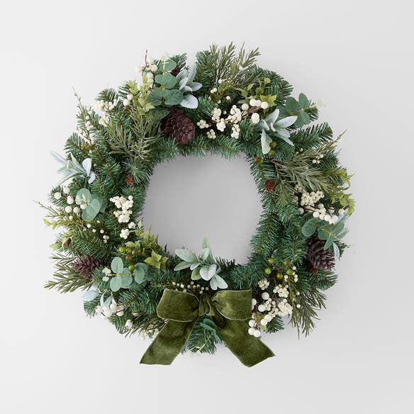 https://s3-ap-southeast-2.amazonaws.com/fusionfactory.commerceconnect.bbnt.production/pim_media/000/196/394/M_F_EN_66cm-Mixed-Foliage-Wreath-w-Bow-_-Berry_26275101_SI.jpg?1750391399