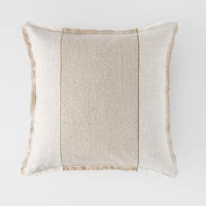 https://s3-ap-southeast-2.amazonaws.com/fusionfactory.commerceconnect.bbnt.production/pim_media/000/179/433/M_F_Everett-Colour-Block-Linen-Cushion_Natural_26141202_SI.jpg?1733377837