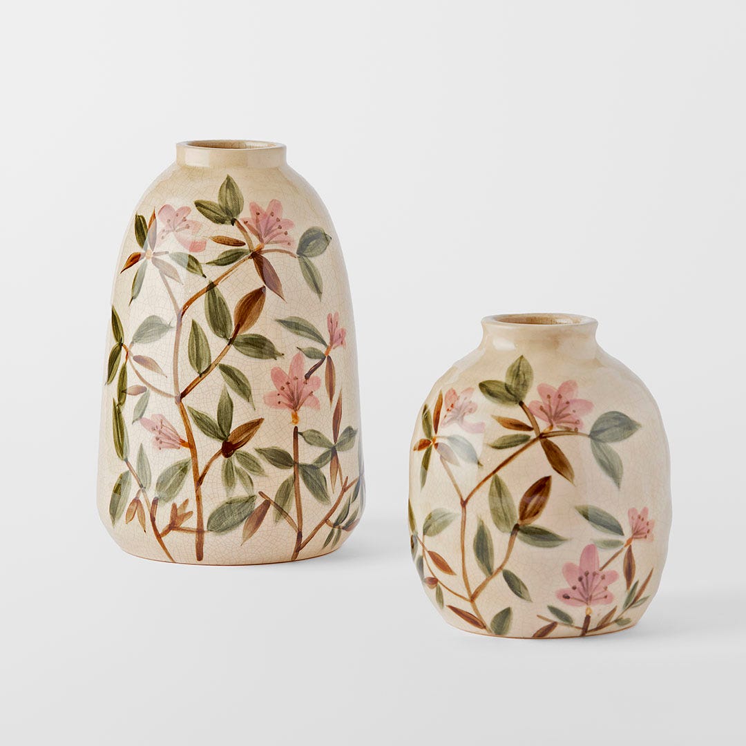 https://s3-ap-southeast-2.amazonaws.com/fusionfactory.commerceconnect.bbnt.production/pim_media/000/180/187/M_F_Evergreen-Pink-Ceramic-Vase_Multi_26112_R_SI.jpg?1733805385