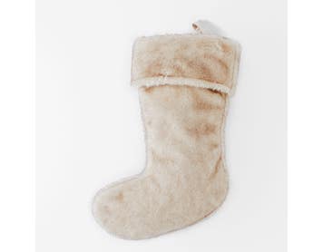 https://s3-ap-southeast-2.amazonaws.com/fusionfactory.commerceconnect.bbnt.production/pim_media/000/165/973/M_F_FT_Luxury-Faux-Fur-Stocking_23261501_SI.jpg?1721370904