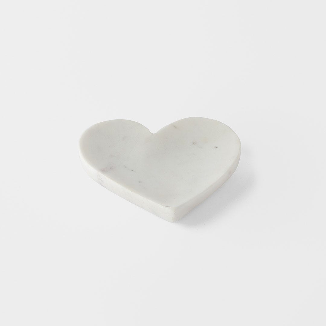 https://s3-ap-southeast-2.amazonaws.com/fusionfactory.commerceconnect.bbnt.production/pim_media/000/172/891/M_F_Heart-Trinket-Dish-Marble_White_25872601_SI.jpg?1729060169