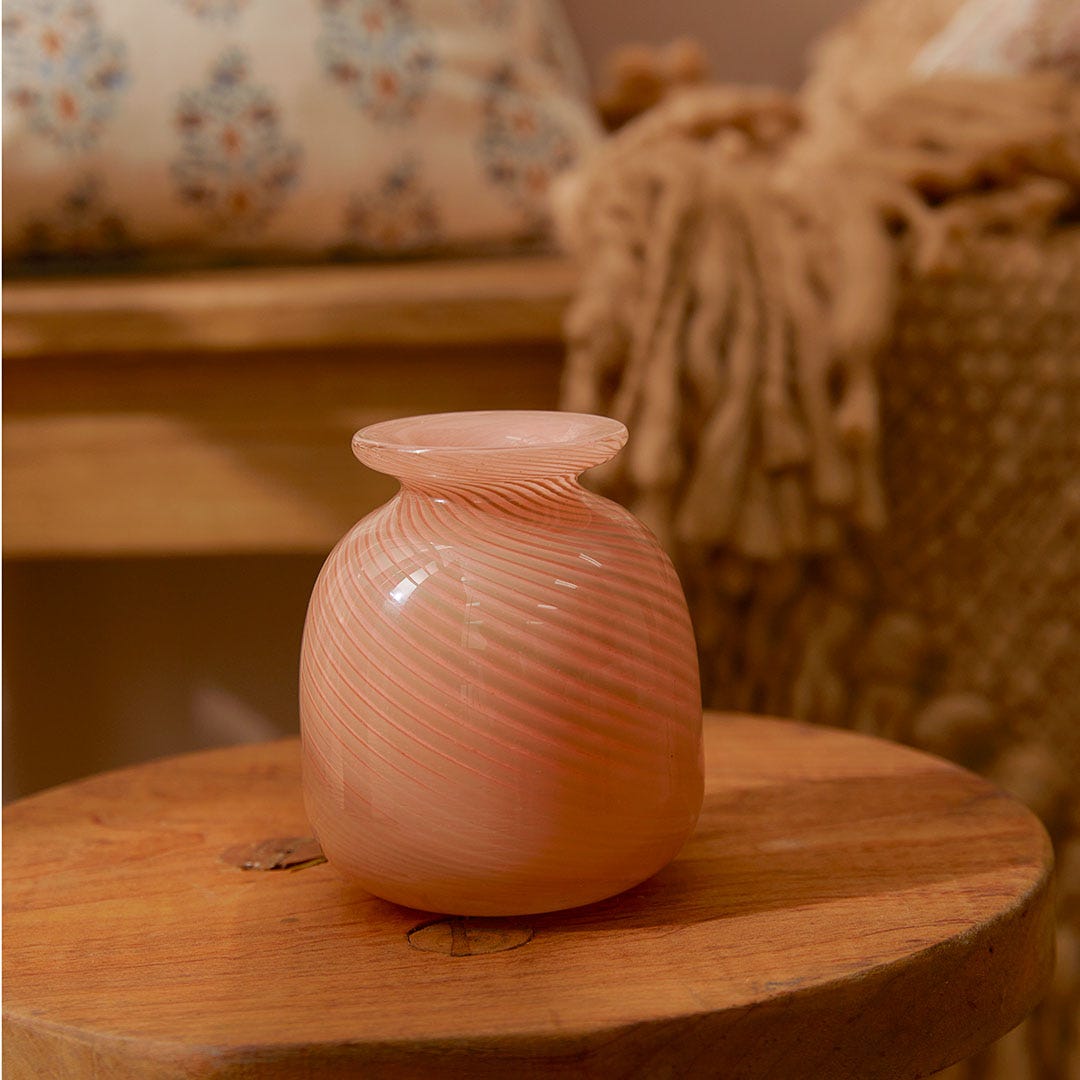 https://s3-ap-southeast-2.amazonaws.com/fusionfactory.commerceconnect.bbnt.production/pim_media/000/171/702/M_F_LS_W24_Decorator_Glacie_Glass_Swirl_Vase_Pink_SI.jpg?1728249421