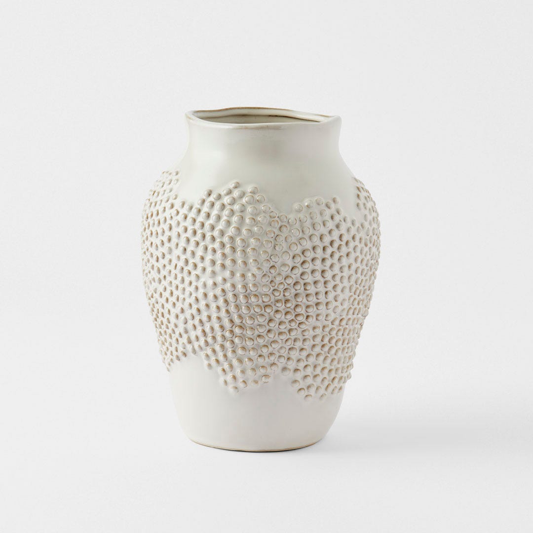 https://s3-ap-southeast-2.amazonaws.com/fusionfactory.commerceconnect.bbnt.production/pim_media/000/159/113/M_F_Liselle-Ceramic-Vase-Lrg_White_23201501_SI.jpg?1705877067