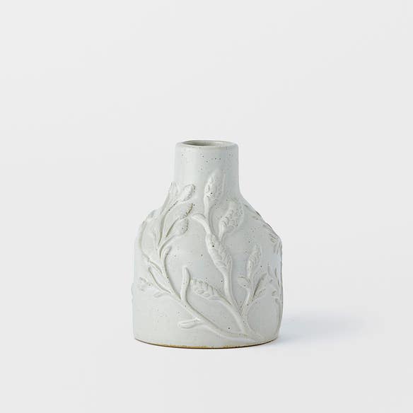 https://s3-ap-southeast-2.amazonaws.com/fusionfactory.commerceconnect.bbnt.production/pim_media/000/169/317/M_F_Lucia-Embossed-Ceramic-Vase-Sml_White_25872001_V2_SI.jpg?1725521587