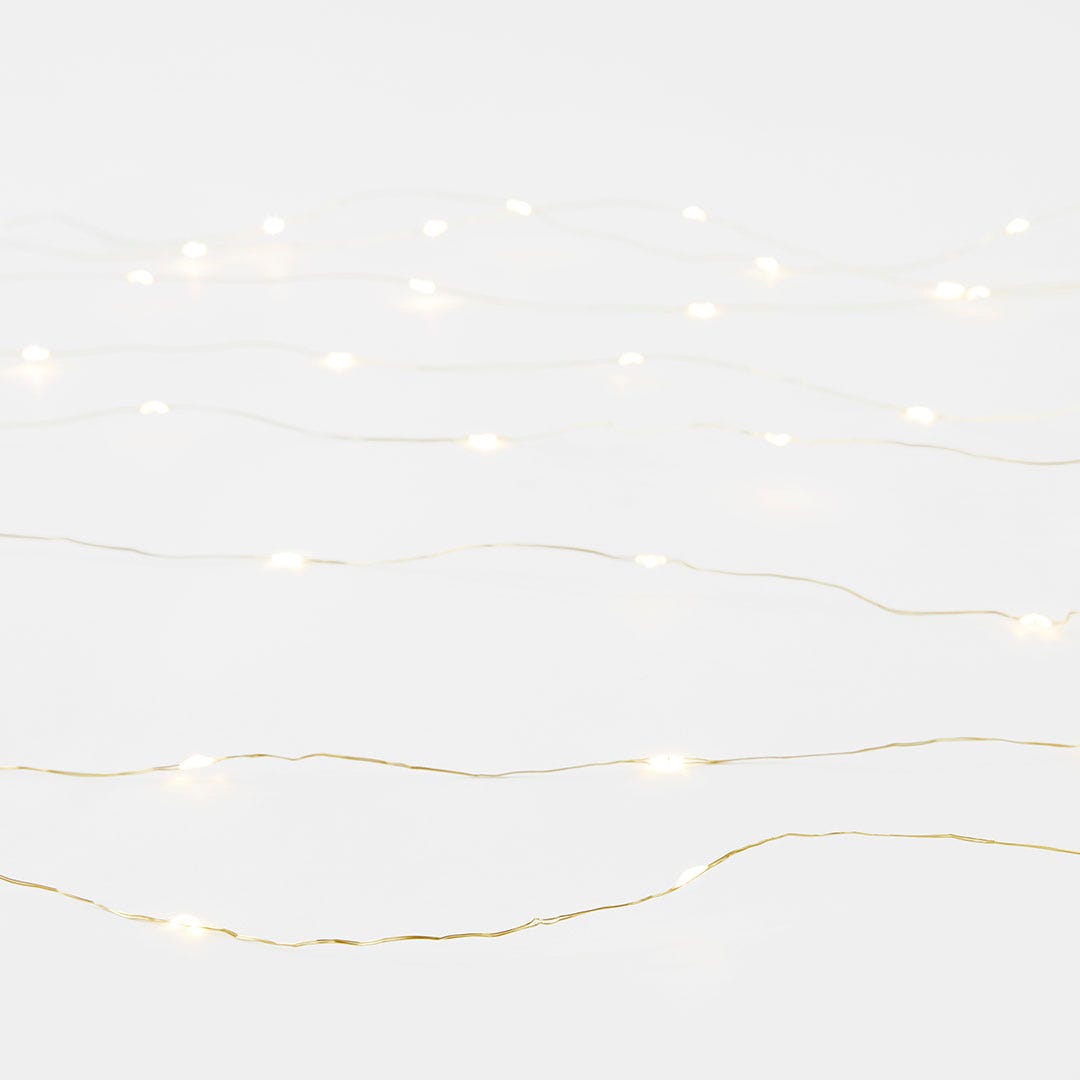 https://s3-ap-southeast-2.amazonaws.com/fusionfactory.commerceconnect.bbnt.production/pim_media/000/165/299/M_F_MR_LED-Glisten-String-Lights-6m_Gold_23219401_SI.jpg?1719809368