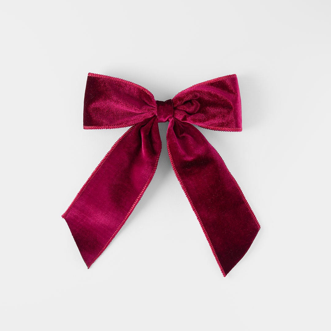 https://s3-ap-southeast-2.amazonaws.com/fusionfactory.commerceconnect.bbnt.production/pim_media/000/197/728/M_F_MR_S4-Lrg-Velvet-Bow-Clip-Deep-Red_26401101_SI.jpg?1752635946