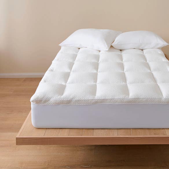 https://s3-ap-southeast-2.amazonaws.com/fusionfactory.commerceconnect.bbnt.production/pim_media/000/172/134/M_F_Online_S24-25_Bamboo_Sleep_Surface_Topper_25981401_SI.jpg?1728449618