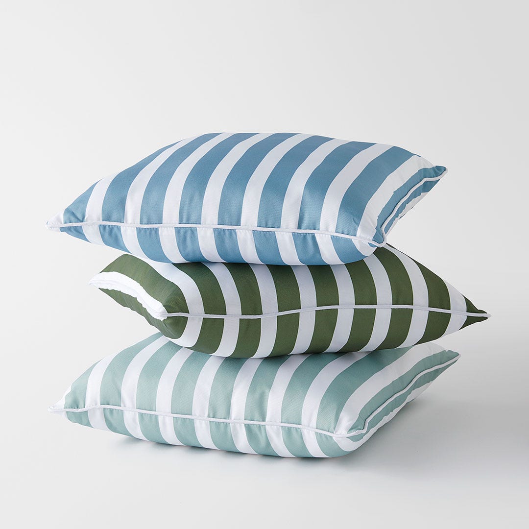 https://s3-ap-southeast-2.amazonaws.com/fusionfactory.commerceconnect.bbnt.production/pim_media/000/151/995/M_F_Panama_Stripe_Outdoor_Cushion_22815_R_SI.jpg?1689814415