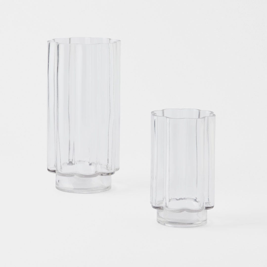 https://s3-ap-southeast-2.amazonaws.com/fusionfactory.commerceconnect.bbnt.production/pim_media/000/159/210/M_F_Pippa-Glass-Vase_Clear_23201_R_SI.jpg?1705879501