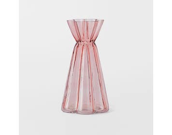 https://s3-ap-southeast-2.amazonaws.com/fusionfactory.commerceconnect.bbnt.production/pim_media/000/169/275/M_F_Remy-Fluted-Glass-Vase-Tall_Pink_25866902_SI.jpg?1725519632