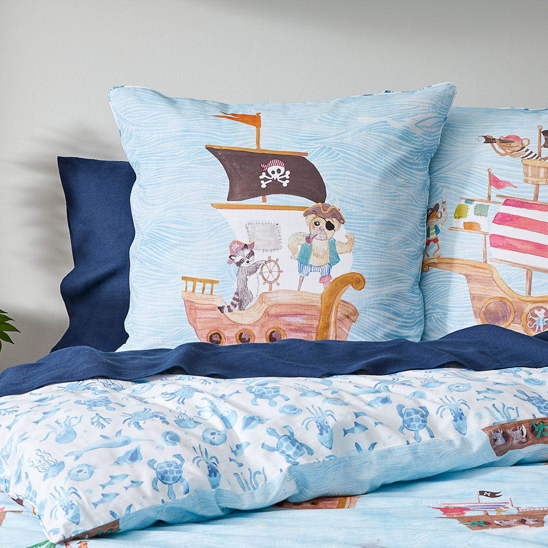 https://s3-ap-southeast-2.amazonaws.com/fusionfactory.commerceconnect.bbnt.production/pim_media/000/162/763/M_F_S24-25_Bedlinen_BOP_Ahoy_Euro_SI.jpg?1712533481