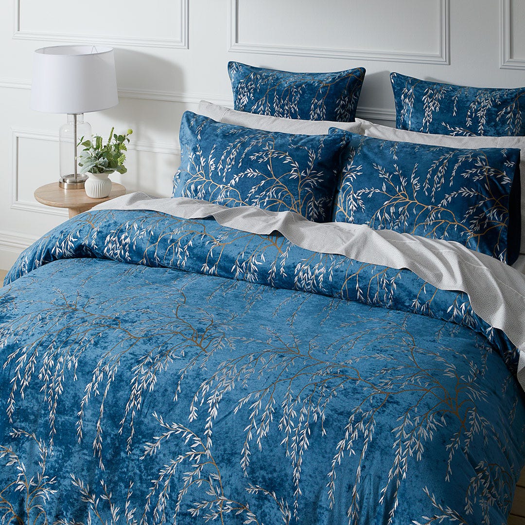 https://s3-ap-southeast-2.amazonaws.com/fusionfactory.commerceconnect.bbnt.production/pim_media/000/163/789/M_F_S24-25_Bedlinen_BOP_Gwendoline_QQC_Marketing_SI.jpg?1715643163