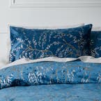 https://s3-ap-southeast-2.amazonaws.com/fusionfactory.commerceconnect.bbnt.production/pim_media/000/163/787/M_F_S24-25_Bedlinen_BOP_Gwendoline_QQC_Pillow_SI.jpg?1715643068