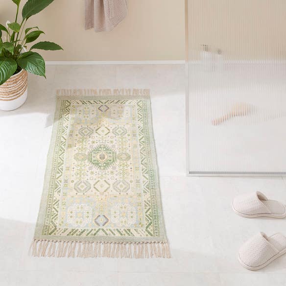 https://s3-ap-southeast-2.amazonaws.com/fusionfactory.commerceconnect.bbnt.production/pim_media/000/174/403/M_F_S24-25_Summer_LS_Studio_Bathmats-Andes_BM_Green_Olive_SI.jpg?1730096672