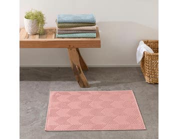 https://s3-ap-southeast-2.amazonaws.com/fusionfactory.commerceconnect.bbnt.production/pim_media/000/174/202/M_F_S24-25_Summer_LS_Studio_Bathmats-Kinsley_BM-Ash_Rose.jpg?1729818066