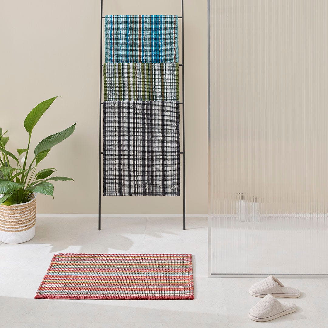 https://s3-ap-southeast-2.amazonaws.com/fusionfactory.commerceconnect.bbnt.production/pim_media/000/174/537/M_F_S24-25_Summer_LS_Studio_Bathmats-Montauk_Stripe_BM_Clay_Moulti_SI.jpg?1730152989