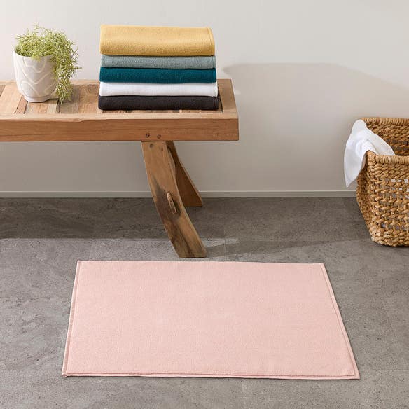 https://s3-ap-southeast-2.amazonaws.com/fusionfactory.commerceconnect.bbnt.production/pim_media/000/174/217/M_F_S24-25_Summer_LS_Studio_Bathmats-Tasman_BM-Misty_Rose.jpg?1729819309