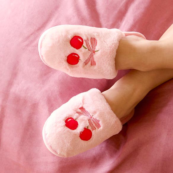 https://s3-ap-southeast-2.amazonaws.com/fusionfactory.commerceconnect.bbnt.production/pim_media/000/202/209/M_F_S25-26_Summer-PJs_LS_Cherry_Bow_Novelty_Slippers_SI.jpg?1759456632