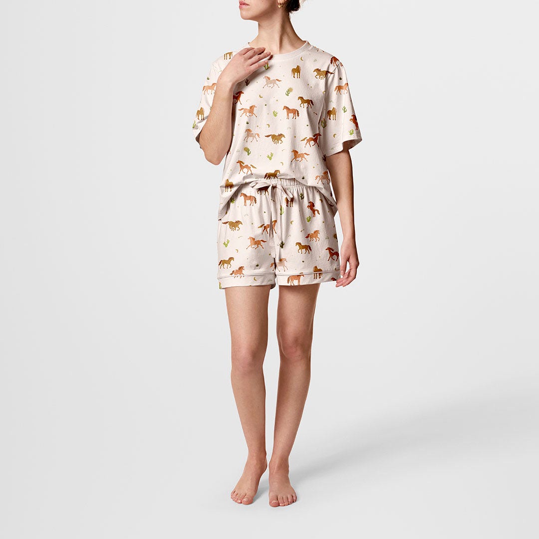 https://s3-ap-southeast-2.amazonaws.com/fusionfactory.commerceconnect.bbnt.production/pim_media/000/198/832/M_F_S25_Jersey_Pyjamas_Adult_Short-PJ-Set_Front_DESERT-HORSES_SI.jpg?1754358089
