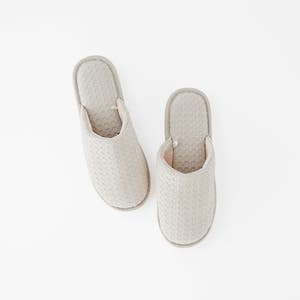 https://s3-ap-southeast-2.amazonaws.com/fusionfactory.commerceconnect.bbnt.production/pim_media/000/166/414/M_F_Sebby-Slippers_S-M_Oatmeal_25821302_SI.jpg?1721789133