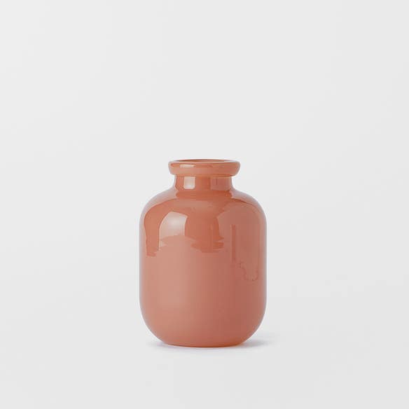 https://s3-ap-southeast-2.amazonaws.com/fusionfactory.commerceconnect.bbnt.production/pim_media/000/169/309/M_F_Soreli-Glass-Vase-Sml_Blush-Pink_25867602_SI.jpg?1725521183