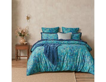 https://s3-ap-southeast-2.amazonaws.com/fusionfactory.commerceconnect.bbnt.production/pim_media/000/161/227/M_F_W24_Bedlinen_BOP_Donato_QQC_SI.jpg?1709162588