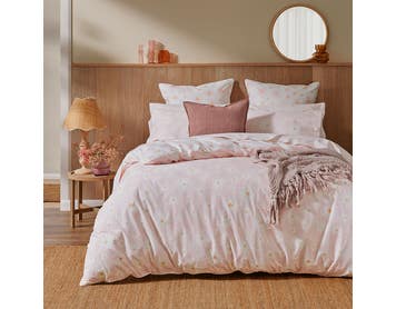 https://s3-ap-southeast-2.amazonaws.com/fusionfactory.commerceconnect.bbnt.production/pim_media/000/167/309/M_F_S24-25_Bedlinen_BOP_Marguerite_Pink_SQC.jpg?1723098702