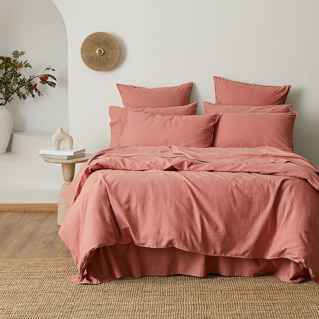 https://s3-ap-southeast-2.amazonaws.com/fusionfactory.commerceconnect.bbnt.production/pim_media/000/157/948/M_F_W24_Bedlinen_BOP_Olsen_Brick_QQC_SI.jpg?1704239948