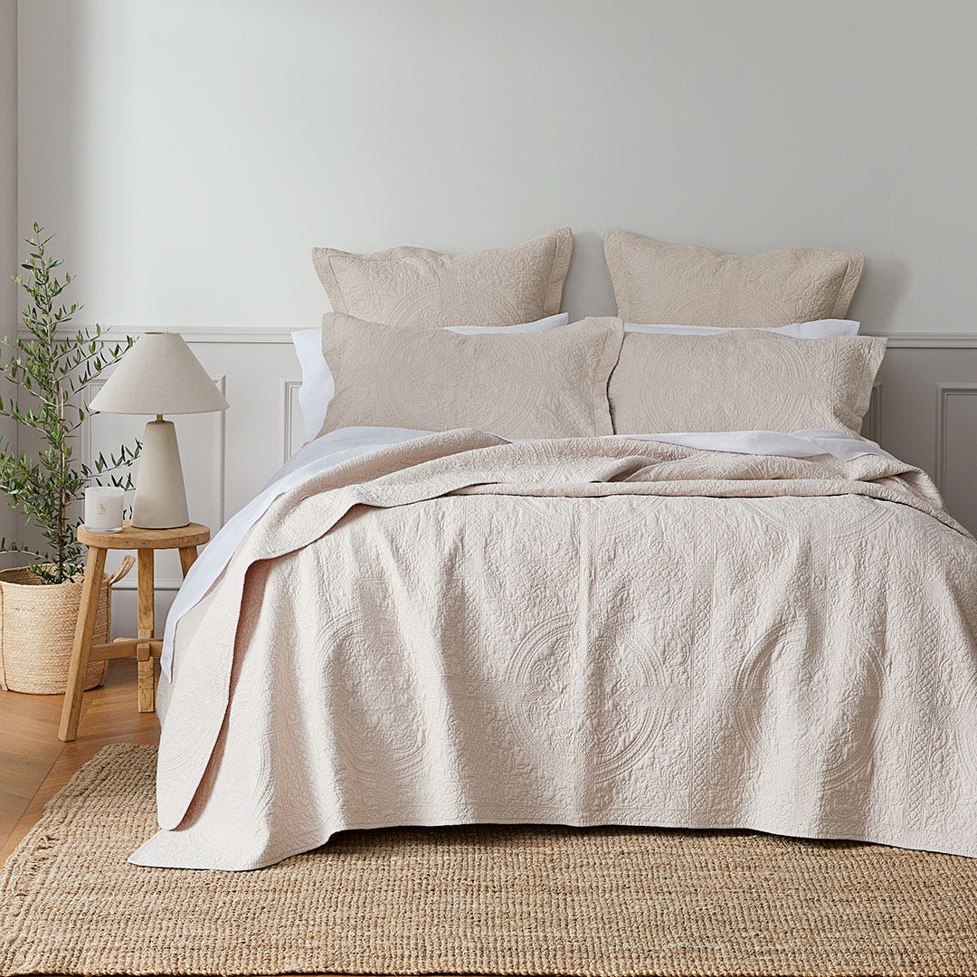 https://s3-ap-southeast-2.amazonaws.com/fusionfactory.commerceconnect.bbnt.production/pim_media/000/157/169/M_F_W24_Bedspread_Artemida_BOP-Stone_SI.jpg?1702356978