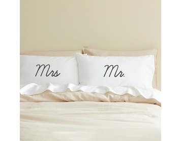 https://s3-ap-southeast-2.amazonaws.com/fusionfactory.commerceconnect.bbnt.production/pim_media/000/161/158/M_F_W24_Novelty_Pillow_Cases_BOP_Mr-Mrs._SI.jpg?1709160178