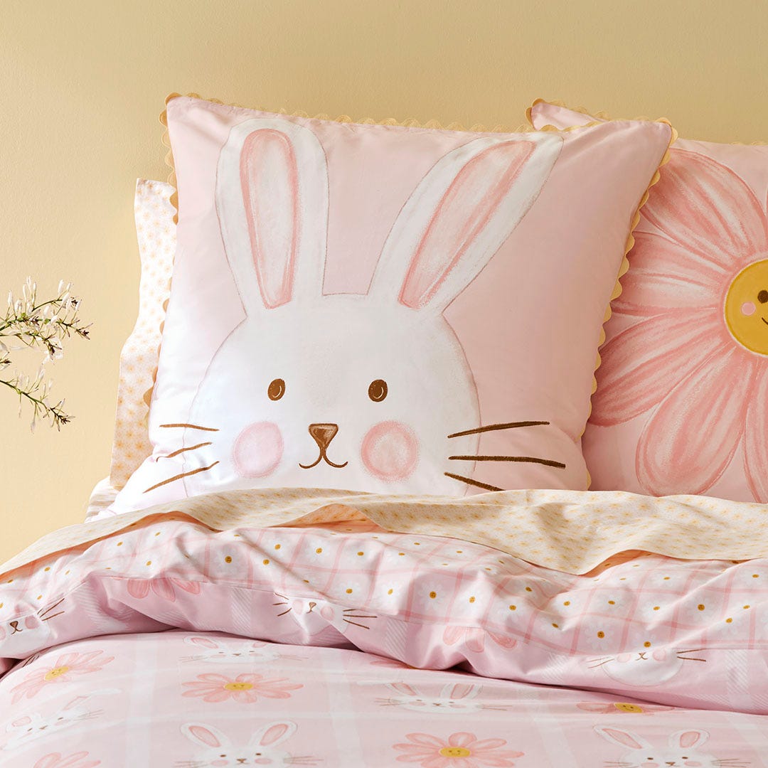https://s3-ap-southeast-2.amazonaws.com/fusionfactory.commerceconnect.bbnt.production/pim_media/000/175/962/M_F_W25_Bedlinen_BOP_Cottontail_Euro_SI.jpg?1731640770
