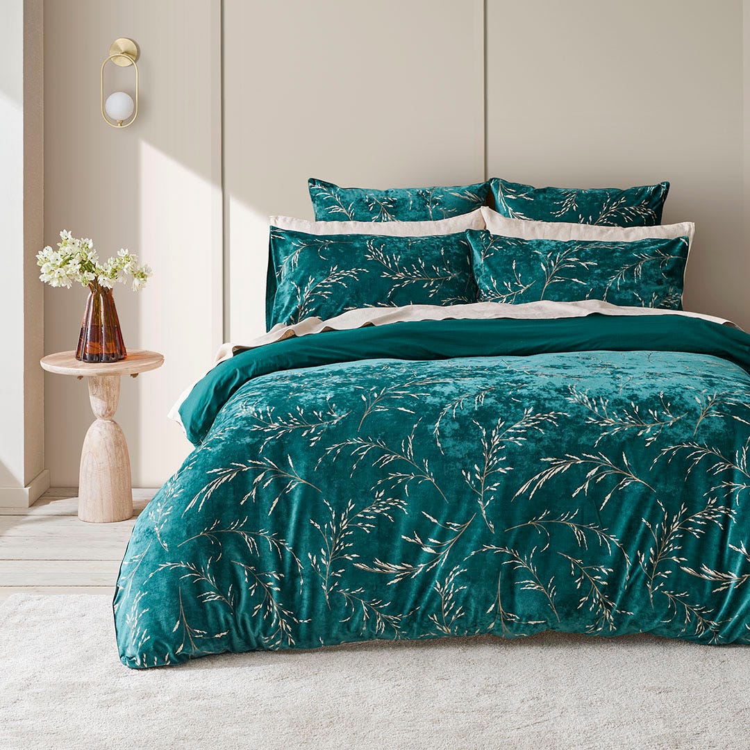 https://s3-ap-southeast-2.amazonaws.com/fusionfactory.commerceconnect.bbnt.production/pim_media/000/178/031/M_F_W25_Bedlinen_BOP_Daylesford_QQC_V2_SI.jpg?1732253151