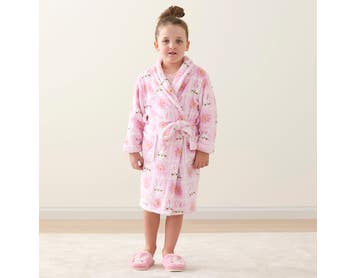 https://s3-ap-southeast-2.amazonaws.com/fusionfactory.commerceconnect.bbnt.production/pim_media/000/191/469/M_F_W25_Kids_Robes_Cottontail_Front_SI.jpg?1742796466