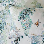 https://s3-ap-southeast-2.amazonaws.com/fusionfactory.commerceconnect.bbnt.production/pim_media/000/164/773/Sanderson_W24_Bedlinen_Wisteria_Falls_BOP_QQC_Detail-2_SI.jpg?1718863381